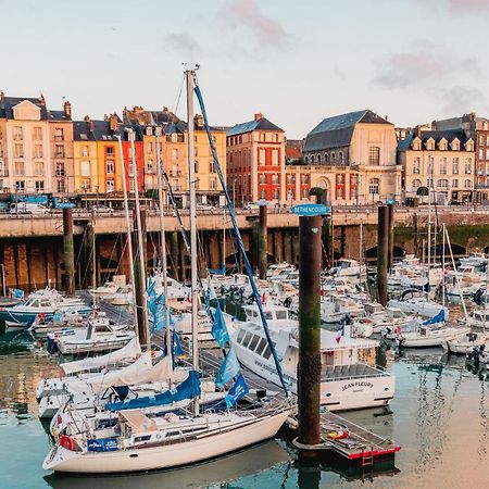 "Hinkley" Centre Ville Place De Parking Prive Dieppe Exterior photo